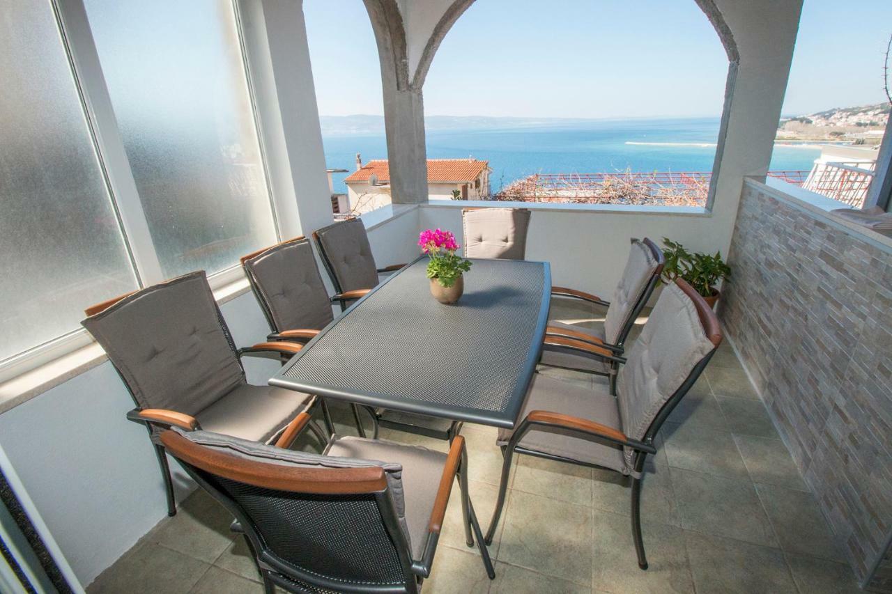 Apartman Nina Omis Exterior photo